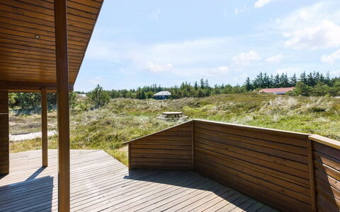 Eggerich - 900M from the Sea: Toit, Chalet, Domicile, Ombre, Siding, Ferme, Porche, Structure En Plein Air, Batiments Jardin