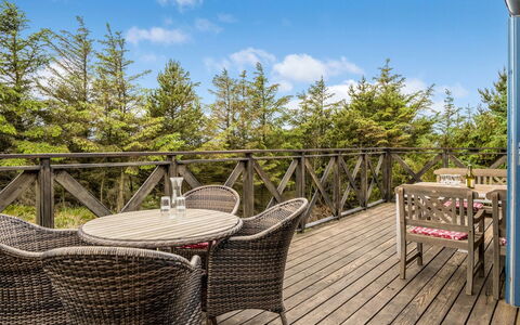 Bodulf - 600M from the Sea: Maison, Domicile, Toit, Chalet, Arbuste, Siding, Porte, Jardin, Ferme