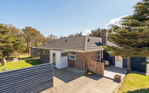 Örjan - 400M from the Sea: Bois, Maison, Chalet, Domicile, Toit, Zone Rurale, Siding, Cabane En Rondins, Batiments Jardin, Dur
