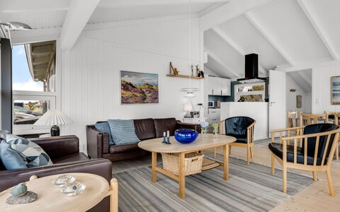 Laurentius - 300M from the Sea: Meubles, Design Intérieur, Bois, Sol, Sol, Plafond, Salon, Canapé, Domicile, Parquet