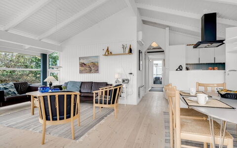 Laurentius - 300M from the Sea: Bois, Sol, Design Intérieur, Plafond, Sol, Parquet, Domicile, Meubles, Salon, Dur