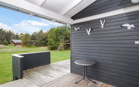 Amber - 500M from the Sea: Bois, Maison, Chalet, Domicile, Toit, Zone Rurale, Siding, Cabane En Rondins, Batiments Jardin, Dur