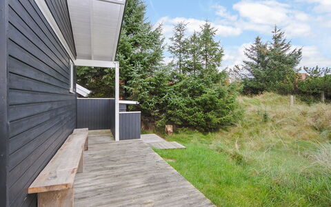 Amber - 500M from the Sea: Bois, Maison, Chalet, Domicile, Toit, Zone Rurale, Siding, Cabane En Rondins, Batiments Jardin, Dur
