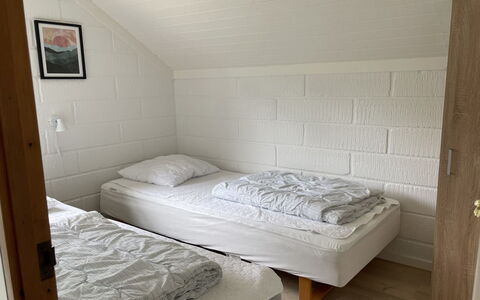Felicia - 800M from the Sea: Bois, Sol, Sol, Chambre, Lit, Literie, Pièce, Cadre De Lit, Drap De Lit