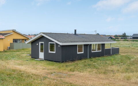 Svea - 400M from the Sea: Toit, Domicile, Chalet, Siding, Ombre, Ferme, Biens, Allée, Batiments Jardin, Cour