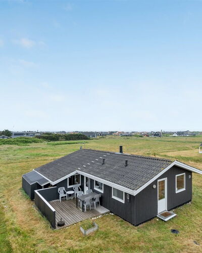 Svea - 400M from the Sea