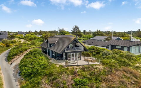 Skamhals - 700M from the Sea: Arbuste, Design Urbain, Couverture De Sol, Brique, Appartement, Biens, Brickwork, Balcon, Aménagement Paysager