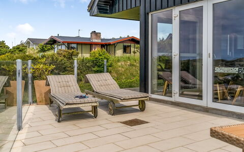 Skamhals - 700M from the Sea: Arbuste, Design Urbain, Couverture De Sol, Brique, Appartement, Biens, Brickwork, Balcon, Aménagement Paysager