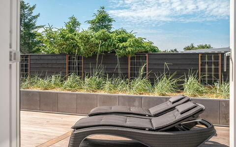 Erk - 700M from the Sea: Toit, Maison, Domicile, Chalet, Siding, Biens, Allée, Batiments Jardin, Cour, Cabanon