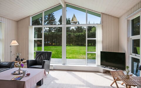 Hildburg - 1.5Km from the Sea: Bois, Design Intérieur, Sol, Plafond, Sol, Meubles, Salon, Domicile, Canapé, Parquet