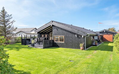 Friderike - 200M from the Sea