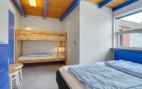Otte - 500M from the Sea: Meubles, Design Intérieur, Lit Superposé, Plafond, Sol, Bois, Sol, Chambre, Lit, Pièce