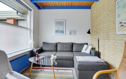 Otte - 500M from the Sea: Meubles, Mur, Design Intérieur, Canapé, Sol, Sol, Salon, Pièce, Plafond