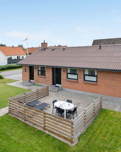 Otte - 500M from the Sea