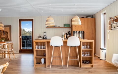 Kiina - 100M from the Sea: Meubles, Sol, Bois, Design Intérieur, Sol, Parquet, Table, Cuisine, Tabouret, Chaise