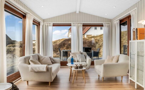 Kiina - 100M from the Sea: Bois, Design Intérieur, Domicile, Salon, Canapé, Sol, Meubles, Parquet, Pièce