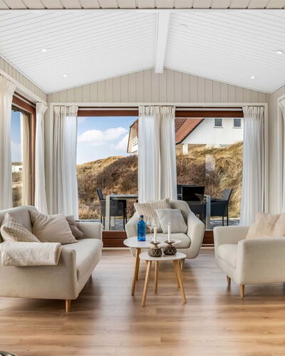 Kiina - 100M from the Sea