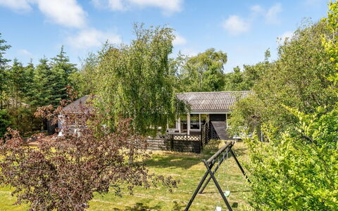 Gerwin - 3Km from the Sea: Bâtiment, Maison, Bois, Domicile, Toit, Chalet, Zone Résidentielle, Arbuste, Architecture
