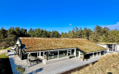 Nilson - 1.4Km from the Sea: Bois, Sol, Design Intérieur, Sol, Meubles, Parquet, Pièce, Plafond, Tache De Bois, Dur