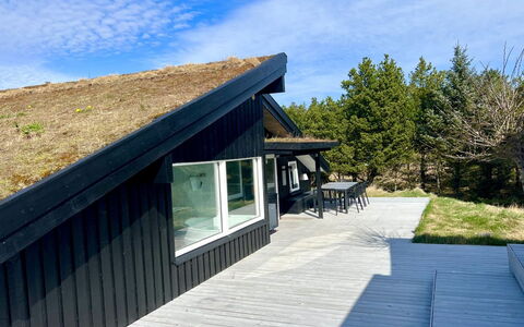 Nilson - 1.4Km from the Sea: Bois, Toit, Maison, Chalet, Porte, Domicile, Siding, Lot Terre, Batiments Jardin, Cabanon