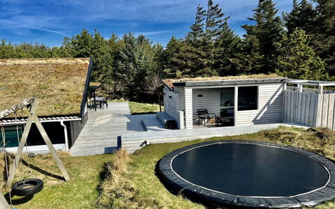 Nilson - 1.4Km from the Sea: Chalet, Arrière-Cour, Cour, Batiments Jardin, Cabanon, Siding, Mobilier De Jardin, Cabane En Rondins, Structure En Plein Air, Cabane
