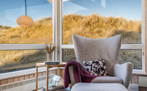 Ludviga - 400M from the Sea: Meubles, Design Intérieur, Domicile, Chaise, Verre, Plante D'Appartement, Confort, Matériau Naturel, Daylighting, Salon