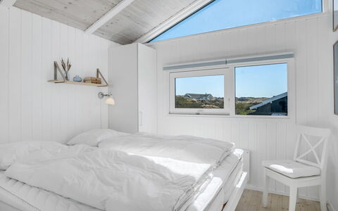 Annaliese - 175M from the Sea: Domicile, Chambre, Literie, Daylighting, Calotte Glaciaire, Drap De Lit, Lit, Planche, Linge