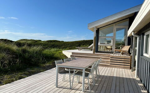 Annaliese - 175M from the Sea: Sol, Luminaire Plomberie, Salle De Bains, Design Intérieur, Bois, Sol, Plomberie, Éclairage, Robinet, Meubles