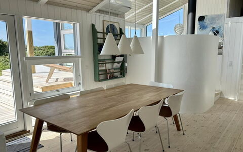 Annaliese - 175M from the Sea: Sol, Luminaire Plomberie, Salle De Bains, Design Intérieur, Bois, Sol, Plomberie, Éclairage, Robinet, Meubles