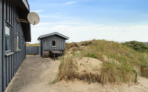 Aghe - 250M from the Sea: Bois, Toit, Architecture, Domicile, Maison, Chalet, Siding, Dur, Pente, Biens
