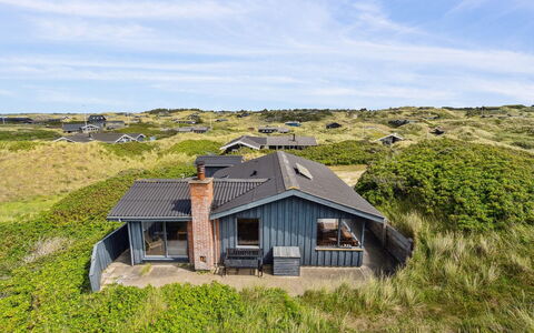 Aghe - 250M from the Sea: Bois, Toit, Architecture, Domicile, Maison, Chalet, Siding, Dur, Pente, Biens