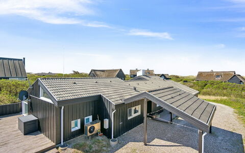 Dijana - 150M from the Sea: Bois, Toit, Architecture, Domicile, Maison, Chalet, Siding, Dur, Pente, Biens