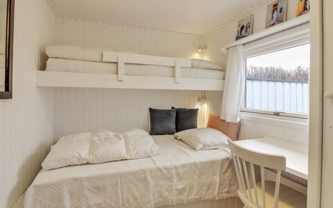 Rutha - 45M from the Sea: Lit, Chambre, Design Intérieur, Bois, Sol, Sol, Meubles, Drap De Lit, Literie, Plafond