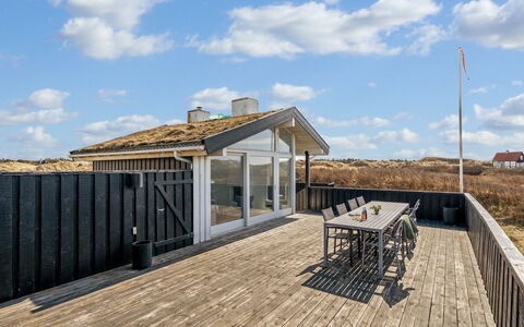 Rutha - 45M from the Sea: Ciel, Bois, Architecture, Toit, Domicile, Chalet, Composite, Planche, Dur, Porte