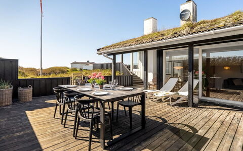 Rutha - 45M from the Sea: Bois, Maison, Chalet, Domicile, Toit, Zone Rurale, Siding, Cabane En Rondins, Batiments Jardin, Dur