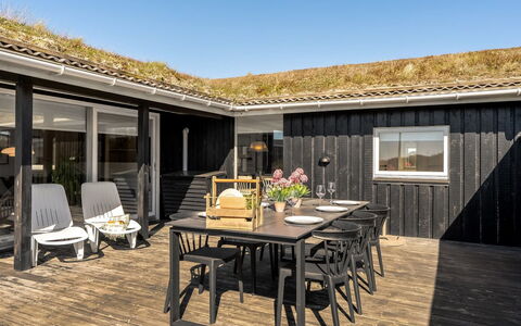 Rutha - 45M from the Sea: Bois, Maison, Chalet, Domicile, Toit, Zone Rurale, Siding, Cabane En Rondins, Batiments Jardin, Dur