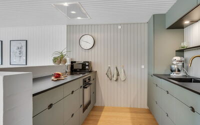 Rutha - 45M from the Sea