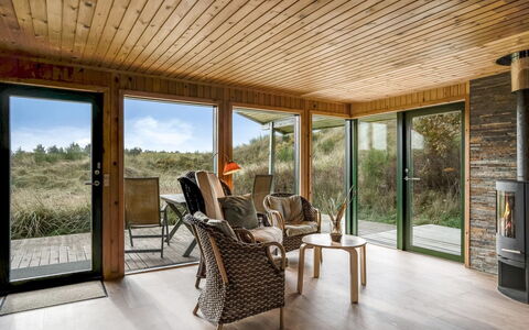 Hunved - 500M from the Sea: Bois, Meubles, Parquet, Plafond, Dur, Chaise, Tache De Bois, Planche, Porche, Faisceau