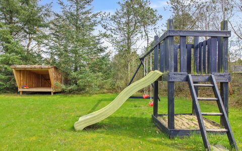 Gustina - 1.2Km from the Sea: Herbe, Bois, Prairie, Lot Terre, Plaine, Jardin, Pelouse, Toboggan, Prairie, Équipement Extérieur Play