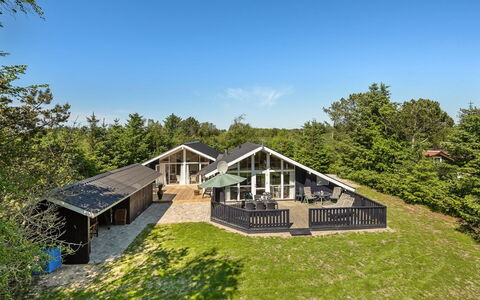 Gustina - 1.2Km from the Sea: Maison, Domicile, Porte, Toit, Chalet, Biens, Jardin, Ombre, Siding, Cour