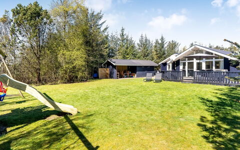 Gustina - 1.2Km from the Sea: Maison, Domicile, Porte, Toit, Chalet, Biens, Jardin, Ombre, Siding, Cour