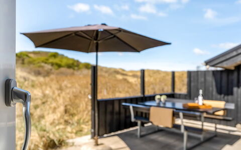 Ejnarine - 300M from the Sea: Meubles, Mobilier De Jardin, Chaise, Dur, Plate-Forme, Tache De Bois, Ombre, Parquet, Planche, Balcon