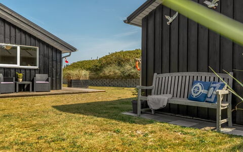 Ejnarine - 300M from the Sea: Bois, Siding, Lot Terre, Domicile, Planche, Chalet, Dur, Batiments Jardin, Porche, Cabanon