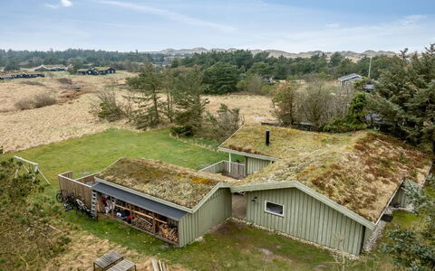 Ayelen - 600M from the Sea: Maison, Domicile, Toit, Chalet, Arbuste, Siding, Porte, Jardin, Ferme