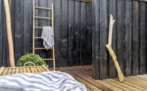 Ayelen - 600M from the Sea: Architecture, Toit, Domicile, Composite, Daylighting, Siding, Allée