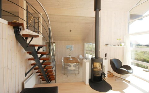 Ung - 150M from the Sea: Sol, Mur, Sol, Design Intérieur, Bois, Plafond, Parquet, Éclairage, Meubles, Revêtement De Sol Stratifié