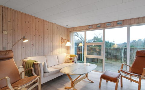 Liisi - 500M from the Sea: Meubles, Canapé, Design Intérieur, Sol, Salon, Sol, Throw Pillow, Pièce, Oreiller
