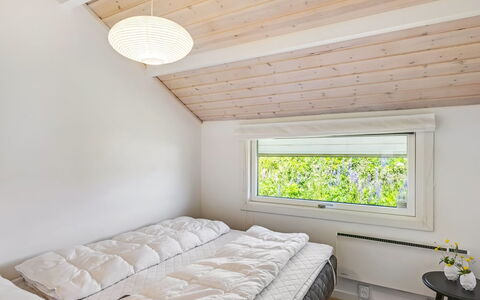 Ger - 200M from the Sea: Bois, Design Intérieur, Plafond, Chambre, Lit, Sol, Sol, Éclairage, Literie, Drap De Lit