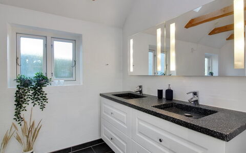 Iara - 6Km from the Sea: Appartement, Ombre, Balcon, Chaise, Clôture, Mobilier De Jardin, Aluminium, Gazon Artificiel