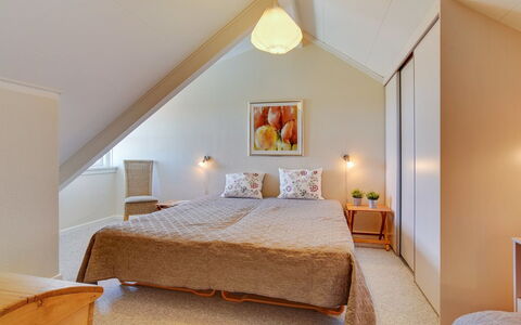 Aline - 1Km from the Sea: Lit, Design Intérieur, Meubles, Chambre, Sol, Sol, Plafond, Bois, Literie, Drap De Lit